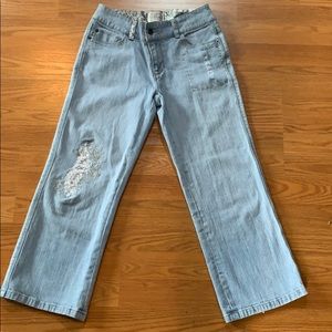 WHBM Blanc Distressed Cropped Jean Capris